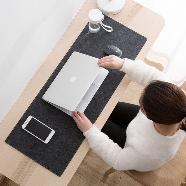 Desk pad XXL with integrated mouse pad