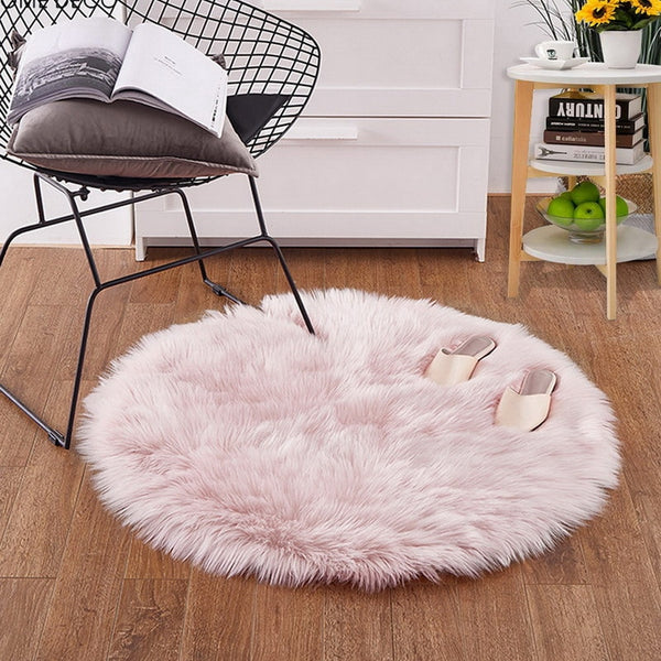 Fluffy, round faux fur rug