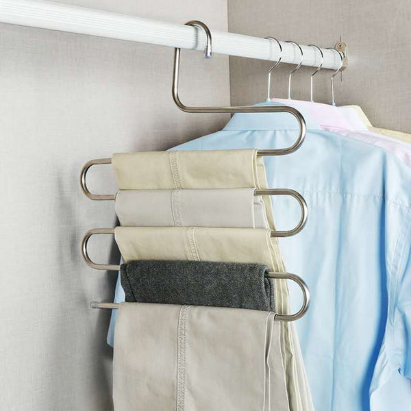 Space-saving multiple coat hanger